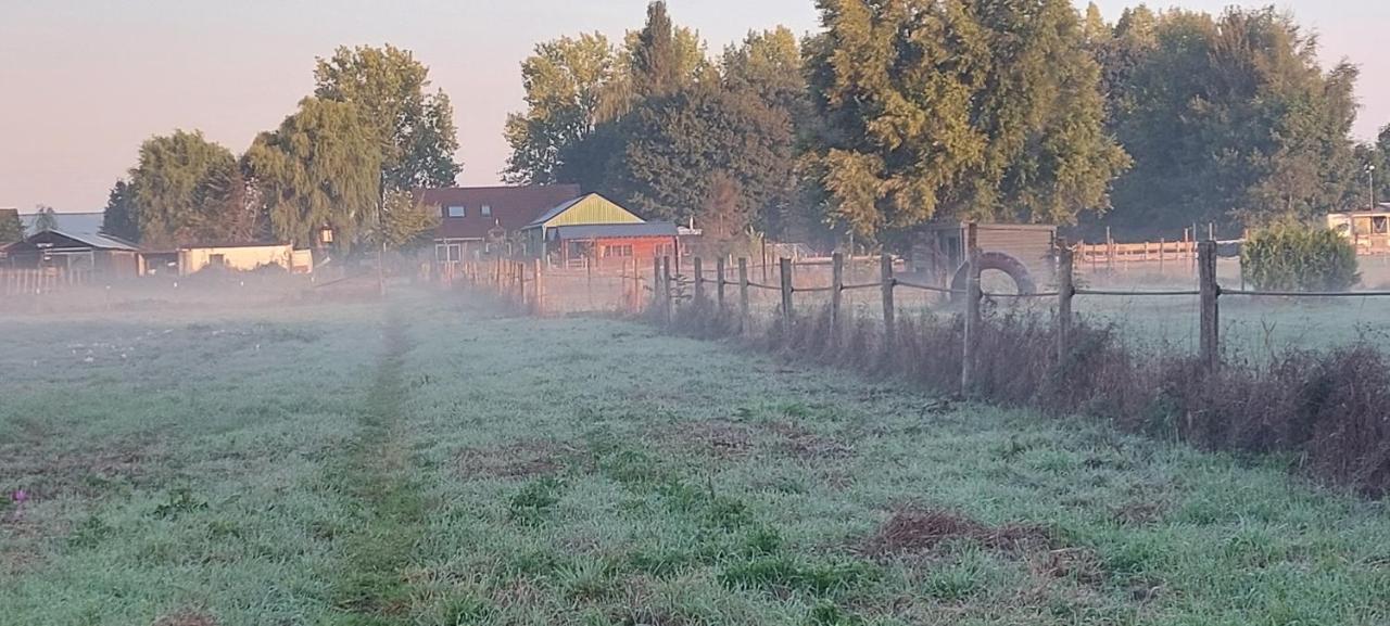 Ruime Romantische Blokhut Zwaanshoek 外观 照片